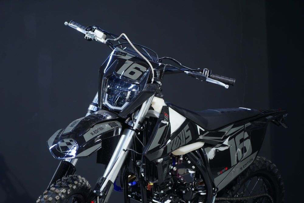 Мотоцикл Kews K16 R-edition