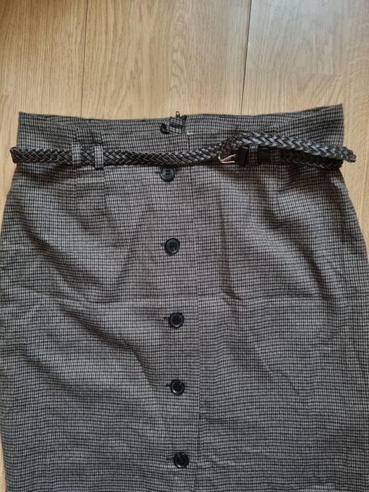 Fustă femei medie,cureaua este inclusă