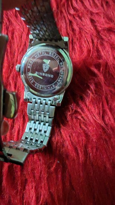 Мъжки часовници няколко модела