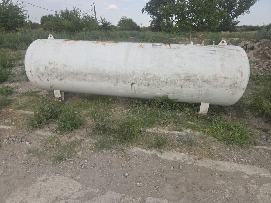 Vand bazin apa  5000 litri .