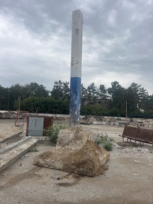 колоны со стаканами