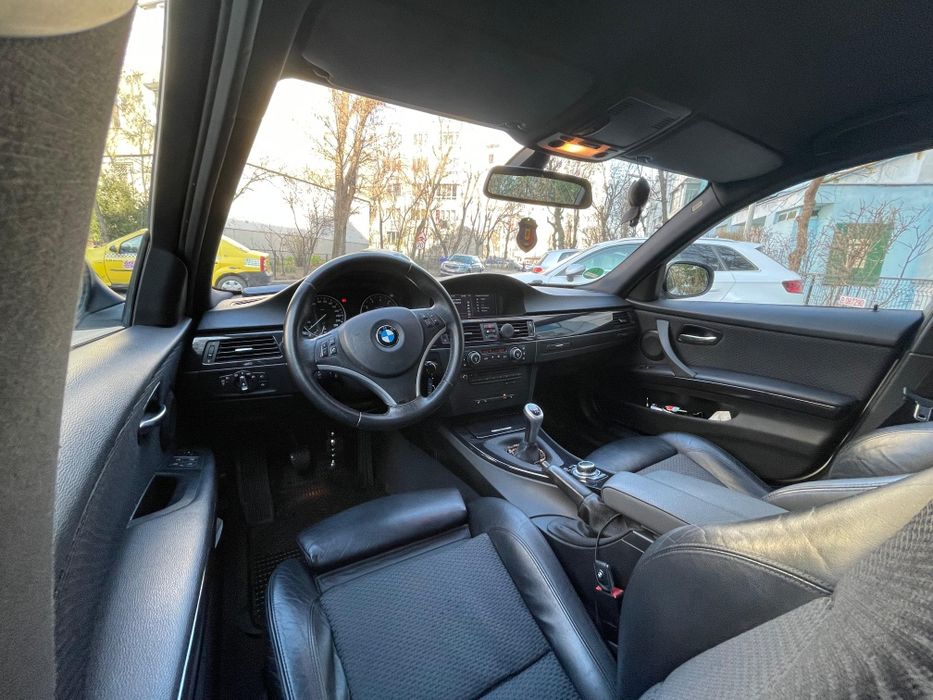 BMW e90 320i /Carplay / Camera