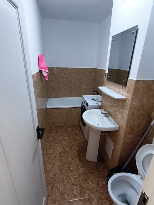 De închiriat apartament 1 cameră în zona Barieră, Brăila. Complet mobilată și utilată, preț 1100 lei pe lună. Fără  animale de companie .