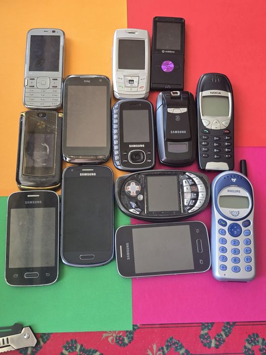 Lot telefoane vechi netestate