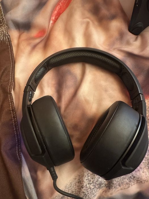 Vand casti cu fir gaming rgb aqyris vega aproape noi