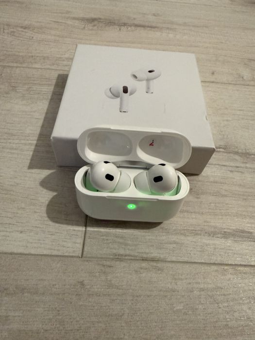 Căști wireless- Earphone 2nd Generation cu carcasa de incarcare magnet