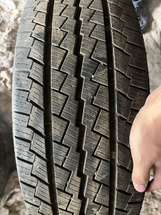 Шины 235 / 65 R16