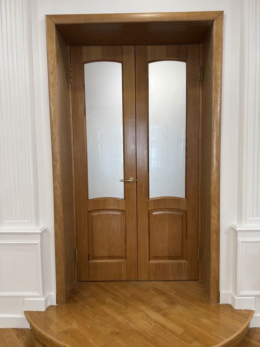 Деревянная дверь