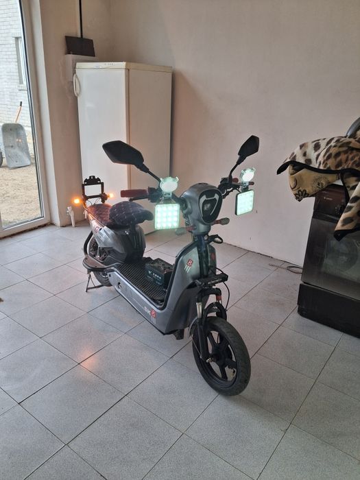 Продам ск8 без акумулатора