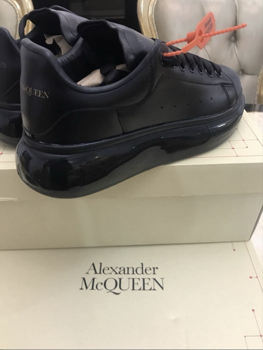 Adidasi Alexander McQueen noi