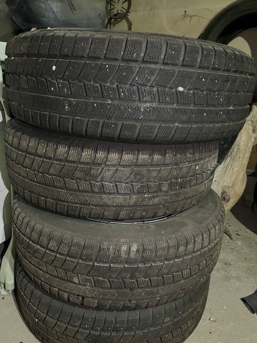 Зимние шины с дисками 215/65R16