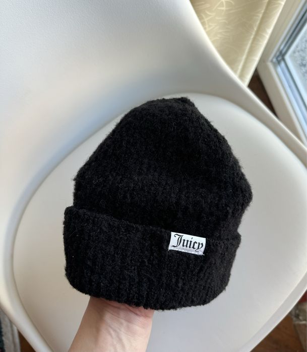 Дамска шапка Juicy Couture