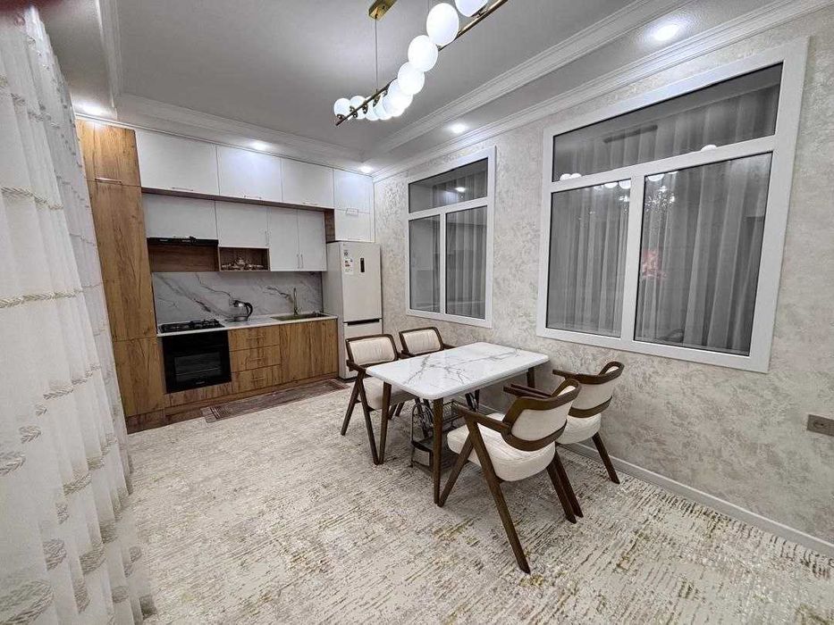 3х комнатная квартира на 1 этаже 106кв/м, в Самарканде