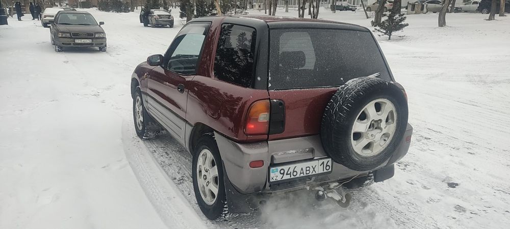 Продам машину Toyota RAV4