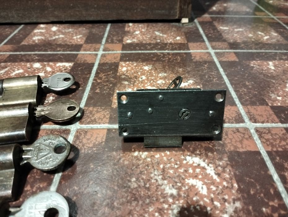 Секретен патрон Metal