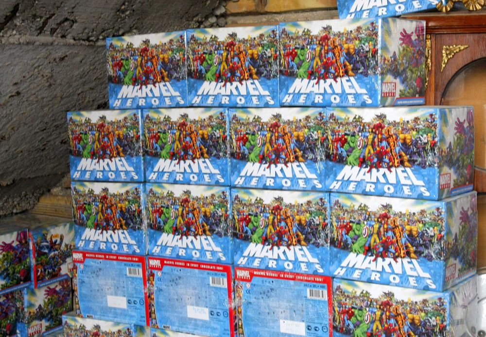 MARVEL 2008 Киндер Сюрприз фигурки Пълна серия шоколадови яйца 18 бр.