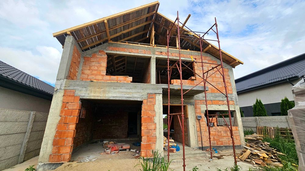 casa noua,pompa caldura,panouri solare.Cazasu Braila