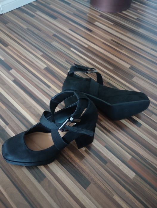 Pantofi negre cu toc