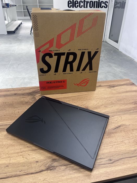 Игровой ноутбук ASUS ROG STRIX