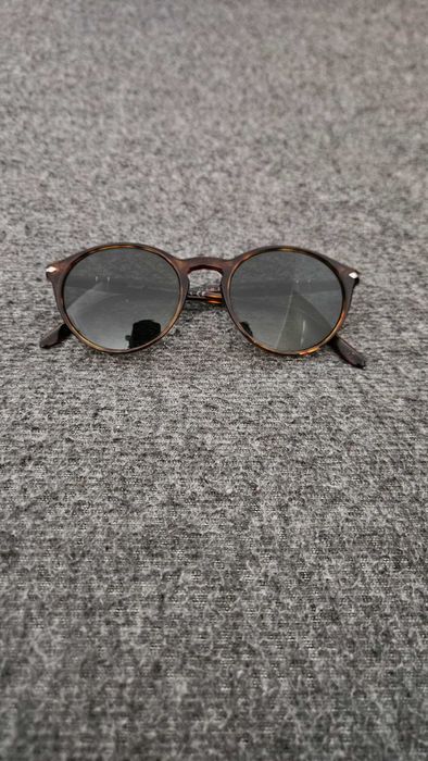 Продавам слънчеви очила мъжки/женски Persol 3092 sm hand made in Italy