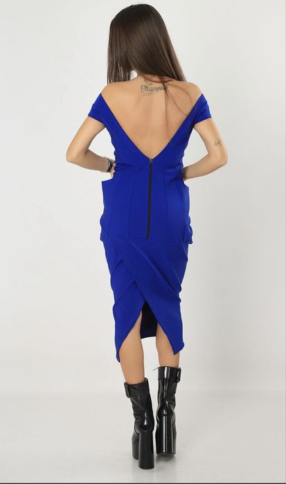 Чисто нова рокля pause