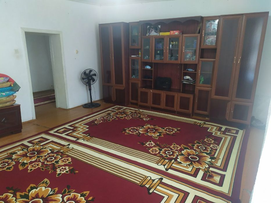 жай сатылады  тахятас   керамзит тарепте 15 сотик  5 комната