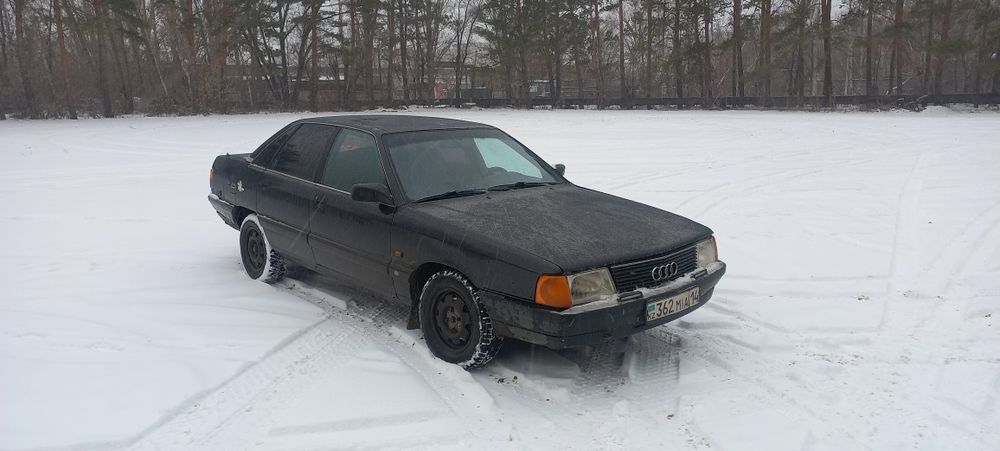 Продам ауди 100 с3 1990года.