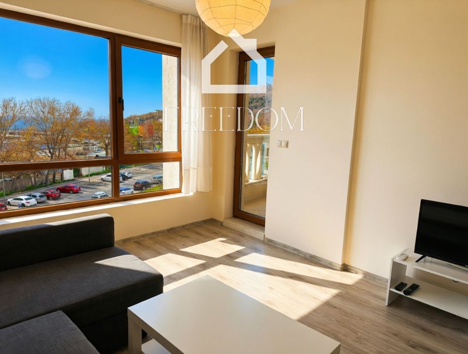 Двустаен апартамент с морска панорама, Варна, South Bay