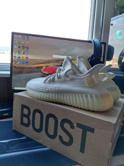 Обувки Adidas Yeezy Boost 350 V2