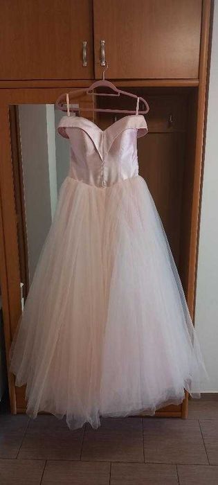 Бална рокля в цвят пудра