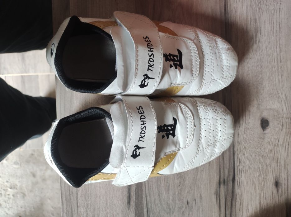 (Ekupurofka Taekwondo WTF) Sotiladi!!! 10-11-12 yoshli bolalar uchun.