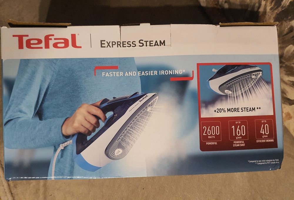 Fier de calcat cu aburi Tefal 2600 w