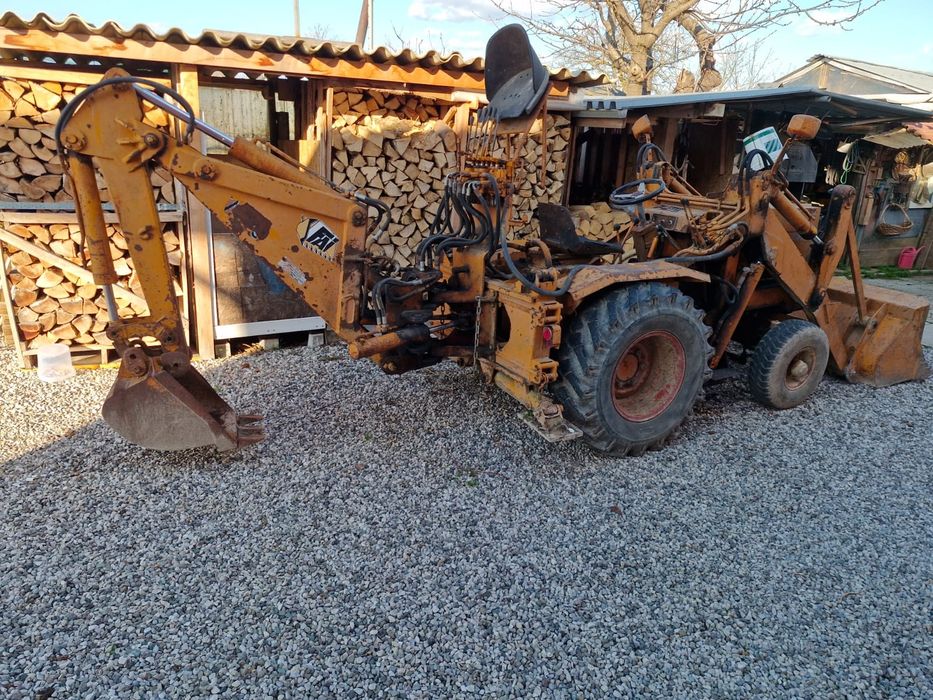 Mini buldoexcavator Fai