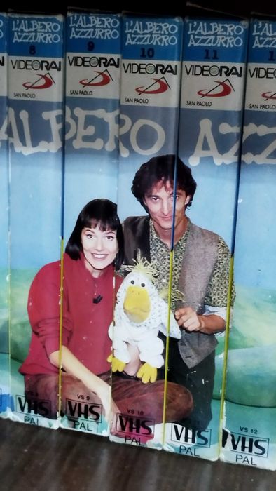 Детски филми 20 бр. на vhs видеокасети l'albero azzurro -синьото дърво