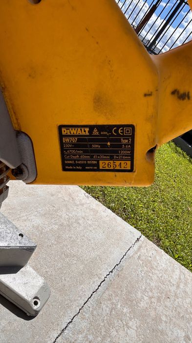 Настолен циркуляр DEWALT