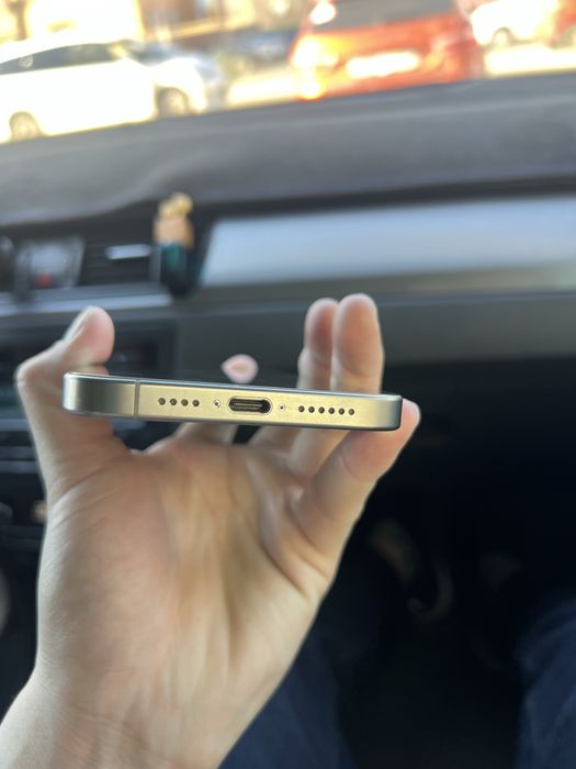 Продам iPhone 15 Pro Max 256gb