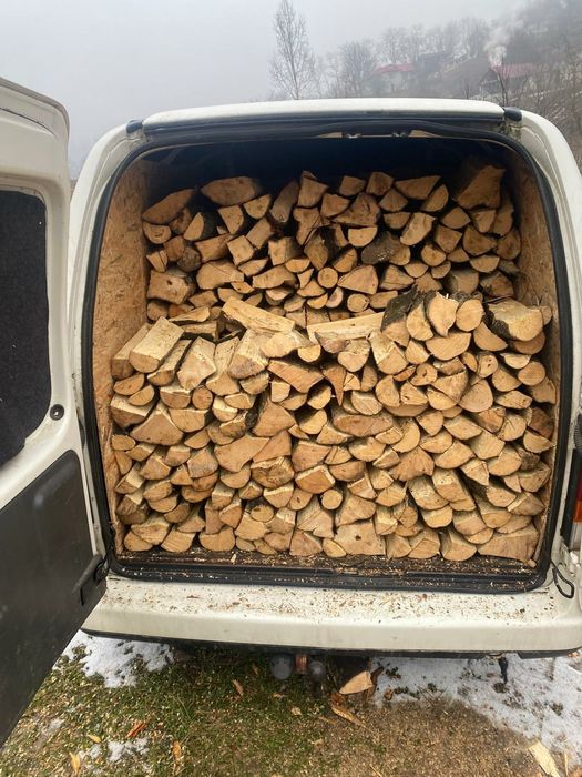 Vând  lemne  de foc esența tare