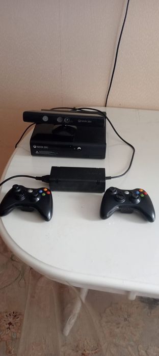 Продам игровую консоль Xbox