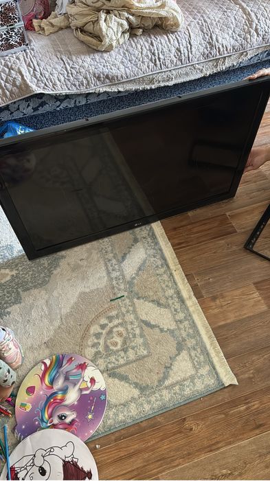 Продается LG телевизор