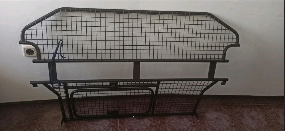 Оригинална решетка за кучета от Land Rover Freelander 2