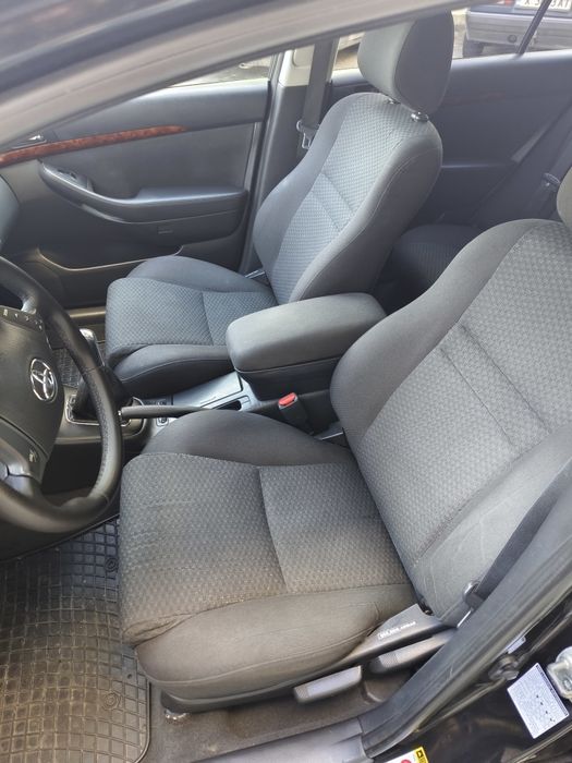 Тойота Авенсис Т25