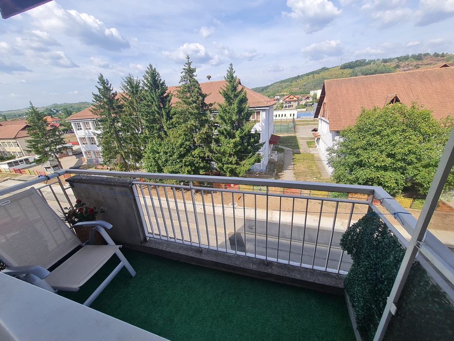 Apartament 3 camere de vanzare - Motru