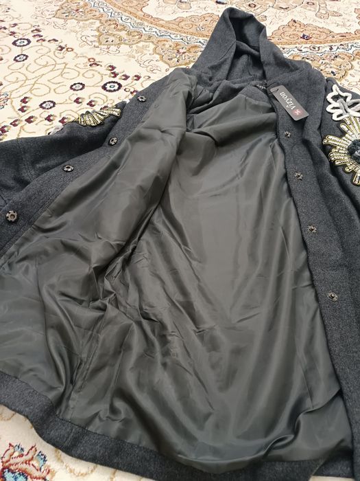 Пальто теплое с капюшоном