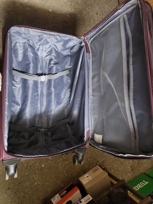 Куфар ново лилаво