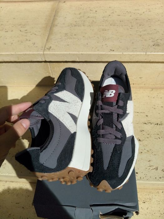 New Balance 327 sneakers culoare negru cu logo alb mărimea 37 noi originali