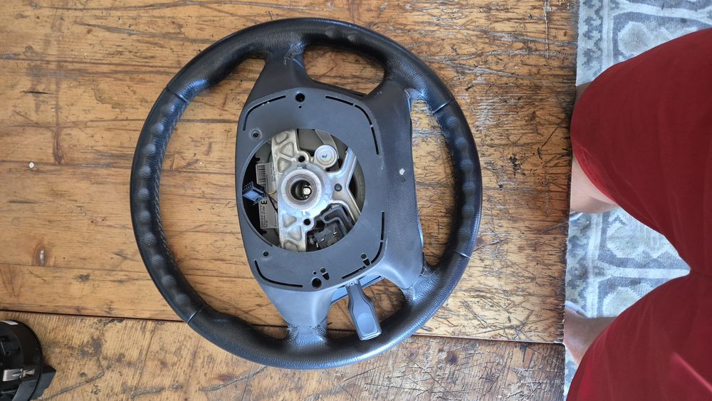 Оригинален Волан за Тойота Авенсис Т25 Фейс 2006- 2009г