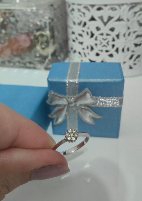 Inel aur alb 14k cu 7 diamante, măsura7(15mm)