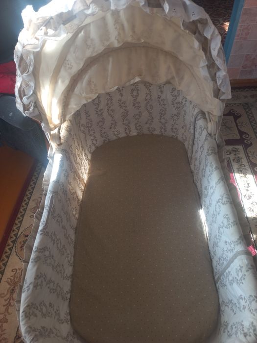 Продам манеж качалку