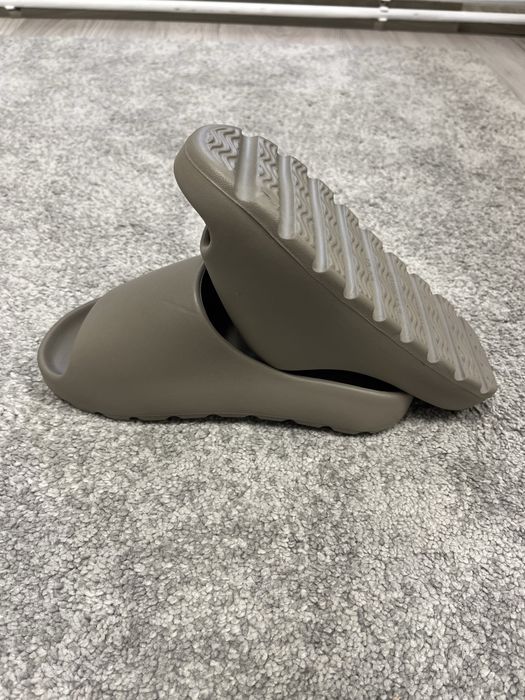 Papuci stil Yeezyslides