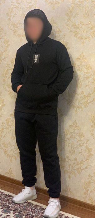 Худи-двойка
Размеры: S, М, L, XL.
Большимер. Утеплённые
Цвета: Черный